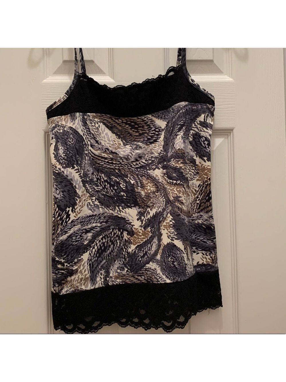 Boutique Essentials Camisole Top Abstract Print Lace Trim Neutral